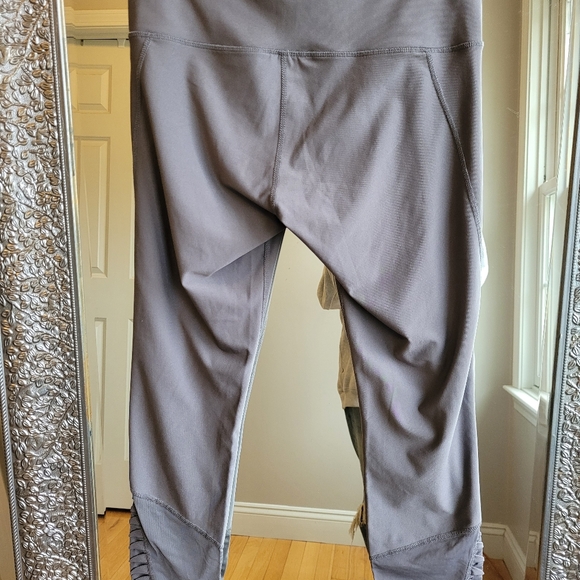 Apana Grey‎ Leggings - Picture 4 of 5